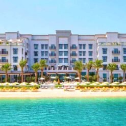 Al Sinniyah Island Beach